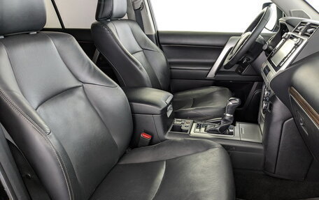 Toyota Land Cruiser Prado 150 рестайлинг 2, 2018 год, 3 950 000 рублей, 25 фотография