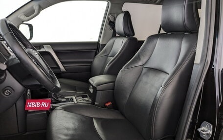 Toyota Land Cruiser Prado 150 рестайлинг 2, 2018 год, 3 950 000 рублей, 21 фотография