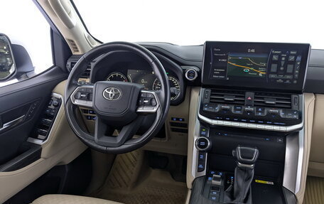 Toyota Land Cruiser, 2021 год, 10 300 000 рублей, 24 фотография