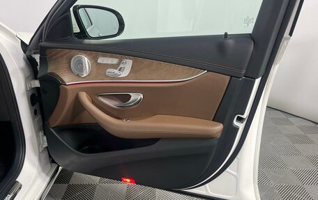 Mercedes-Benz E-Класс, 2023 год, 5 399 000 рублей, 30 фотография