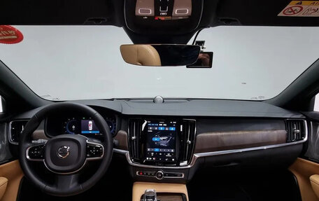 Volvo S90 II рестайлинг, 2022 год, 3 050 596 рублей, 6 фотография