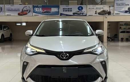 Toyota C-HR I рестайлинг, 2021 год, 2 250 000 рублей, 2 фотография