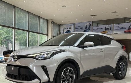 Toyota C-HR I рестайлинг, 2021 год, 2 250 000 рублей, 4 фотография
