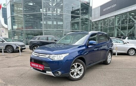 Mitsubishi Outlander III рестайлинг 3, 2014 год, 1 399 000 рублей, 2 фотография