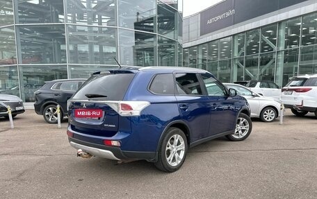 Mitsubishi Outlander III рестайлинг 3, 2014 год, 1 399 000 рублей, 3 фотография