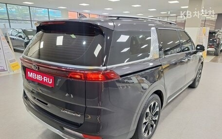 KIA Carnival, 2021 год, 2 390 000 рублей, 5 фотография