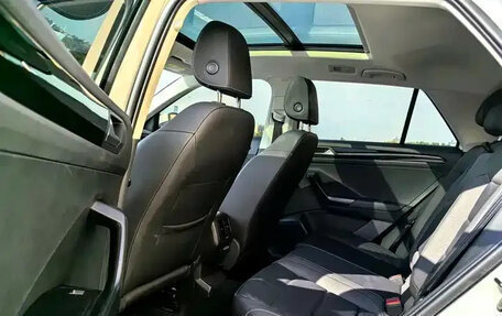 Volkswagen T-Roc I, 2022 год, 1 765 010 рублей, 13 фотография