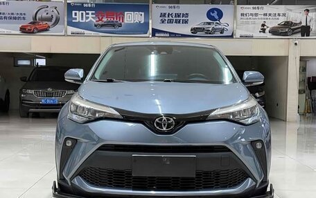 Toyota C-HR I рестайлинг, 2022 год, 2 250 000 рублей, 2 фотография