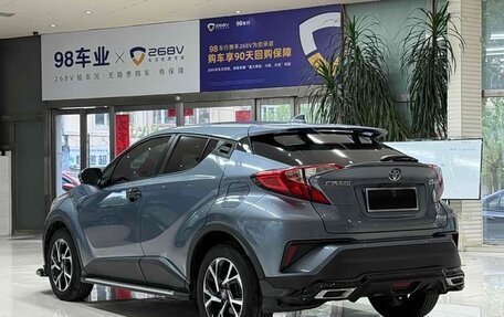 Toyota C-HR I рестайлинг, 2022 год, 2 250 000 рублей, 4 фотография
