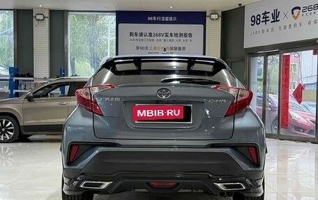 Toyota C-HR I рестайлинг, 2022 год, 2 250 000 рублей, 5 фотография