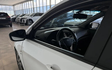 Hyundai Solaris II рестайлинг, 2015 год, 1 180 000 рублей, 26 фотография