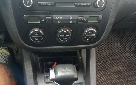 Volkswagen Jetta VI, 2009 год, 320 000 рублей, 11 фотография