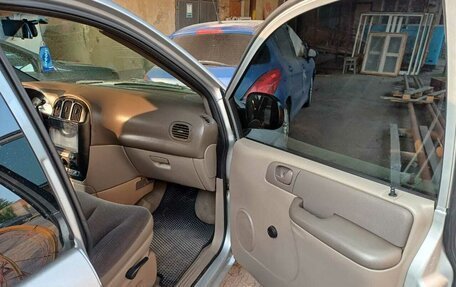 Chrysler Voyager IV, 2002 год, 440 000 рублей, 15 фотография