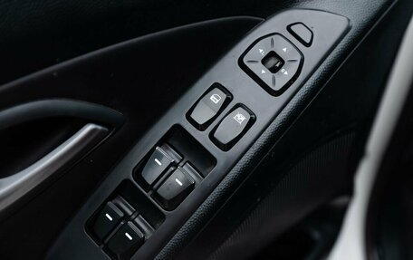 Hyundai ix35 I рестайлинг, 2011 год, 700 000 рублей, 15 фотография