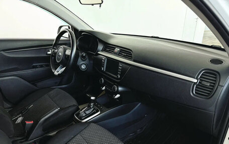 KIA Rio IV, 2018 год, 1 600 000 рублей, 10 фотография