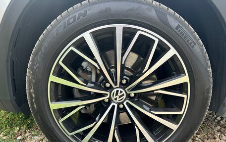 Volkswagen Tiguan II, 2021 год, 3 795 000 рублей, 4 фотография