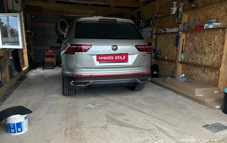 Volkswagen Tiguan II, 2021 год, 3 795 000 рублей, 38 фотография