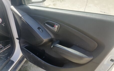Hyundai ix35 I рестайлинг, 2014 год, 865 000 рублей, 3 фотография
