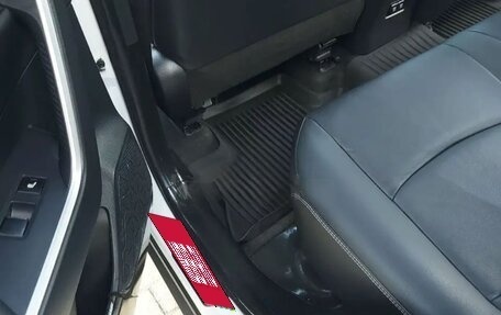 Toyota RAV4, 2022 год, 2 400 000 рублей, 8 фотография