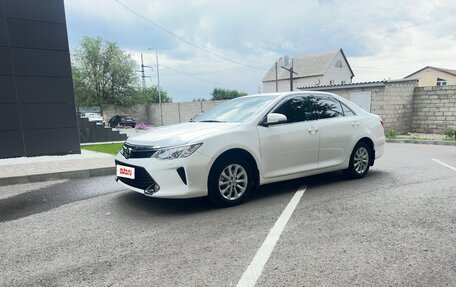 Toyota Camry, 2016 год, 2 350 000 рублей, 3 фотография