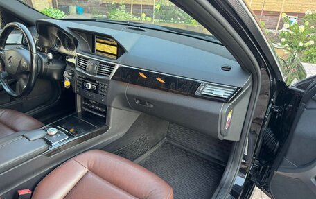 Mercedes-Benz E-Класс, 2011 год, 1 750 000 рублей, 19 фотография