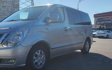 Hyundai Grand Starex Grand Starex I рестайлинг 2, 2010 год, 1 750 000 рублей, 2 фотография