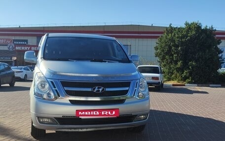 Hyundai Grand Starex Grand Starex I рестайлинг 2, 2010 год, 1 750 000 рублей, 3 фотография