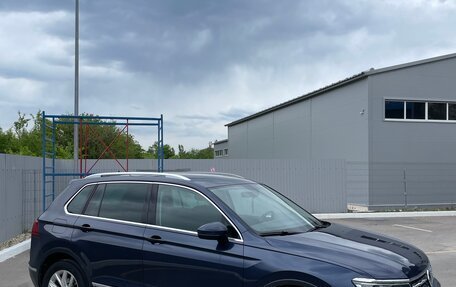 Volkswagen Tiguan II, 2017 год, 2 305 000 рублей, 2 фотография