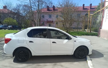Renault Logan II, 2018 год, 760 000 рублей, 3 фотография