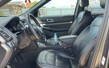 Ford Explorer VI, 2018 год, 2 700 000 рублей, 3 фотография