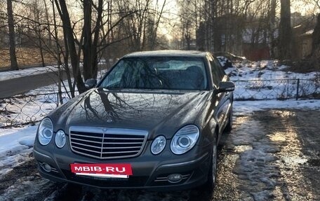 Mercedes-Benz E-Класс, 2008 год, 900 000 рублей, 4 фотография
