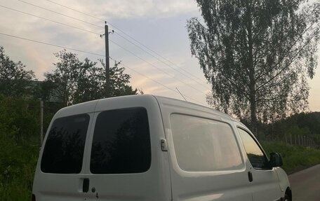 Peugeot Partner II рестайлинг 2, 2010 год, 300 000 рублей, 2 фотография