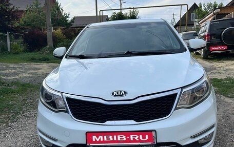 KIA Rio III рестайлинг, 2016 год, 1 040 000 рублей, 1 фотография