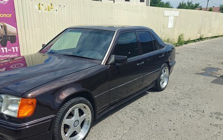 Mercedes-Benz E-Класс, 1994 год, 1 800 000 рублей, 7 фотография
