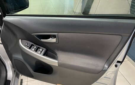 Toyota Prius, 2011 год, 1 150 000 рублей, 7 фотография