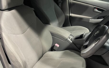 Toyota Prius, 2011 год, 1 150 000 рублей, 9 фотография