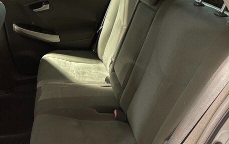 Toyota Prius, 2011 год, 1 150 000 рублей, 13 фотография