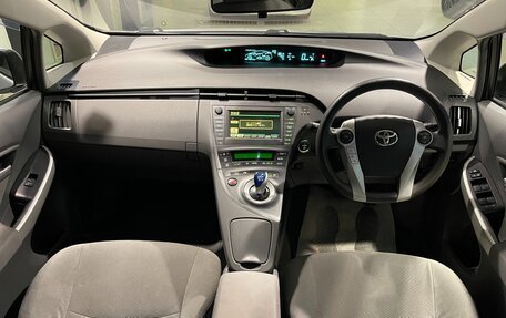 Toyota Prius, 2011 год, 1 150 000 рублей, 16 фотография