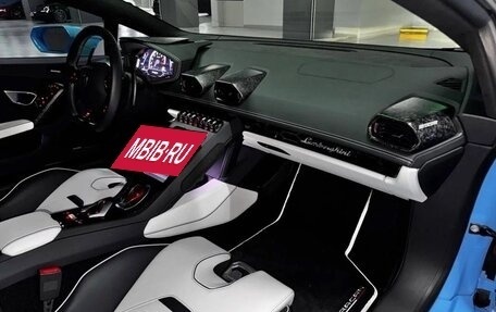 Lamborghini Huracán, 2022 год, 33 500 000 рублей, 10 фотография