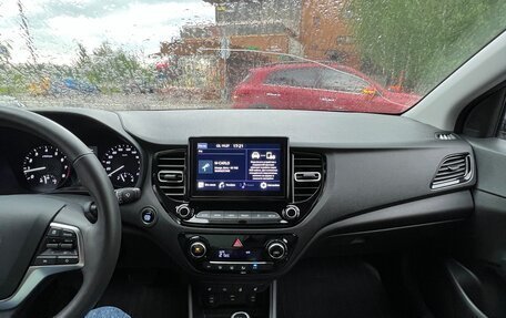 Hyundai Solaris II рестайлинг, 2021 год, 1 890 000 рублей, 20 фотография