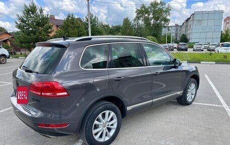 Volkswagen Touareg III, 2011 год, 1 980 000 рублей, 12 фотография