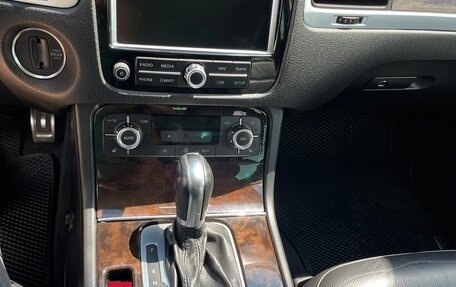 Volkswagen Touareg III, 2011 год, 1 980 000 рублей, 27 фотография