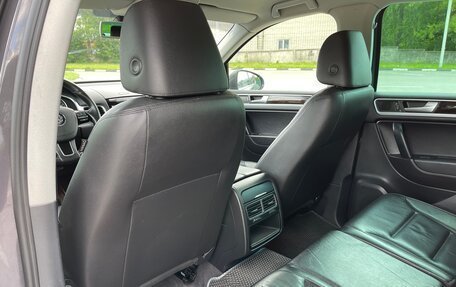 Volkswagen Touareg III, 2011 год, 1 980 000 рублей, 29 фотография