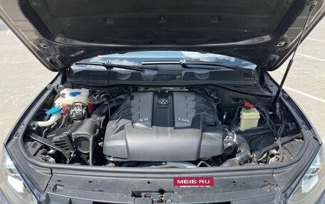 Volkswagen Touareg III, 2011 год, 1 980 000 рублей, 34 фотография