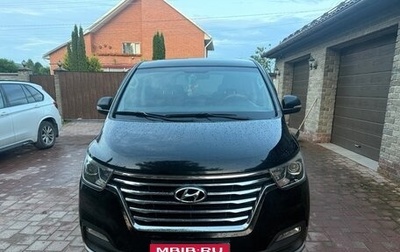 Hyundai Grand Starex Grand Starex I рестайлинг 2, 2018 год, 3 300 000 рублей, 1 фотография