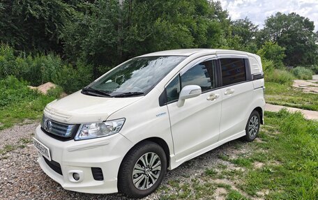 Honda Freed I, 2011 год, 1 050 000 рублей, 2 фотография