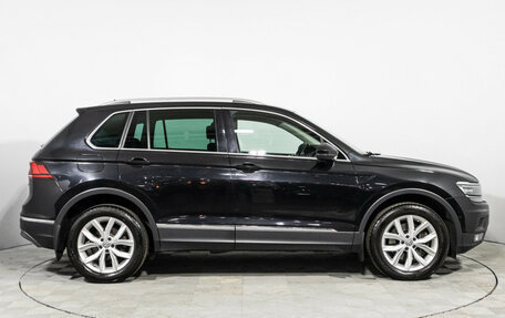 Volkswagen Tiguan II, 2018 год, 2 649 700 рублей, 4 фотография