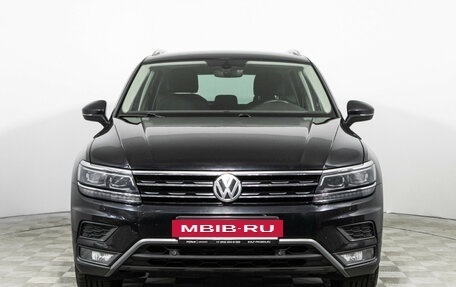 Volkswagen Tiguan II, 2018 год, 2 649 700 рублей, 2 фотография
