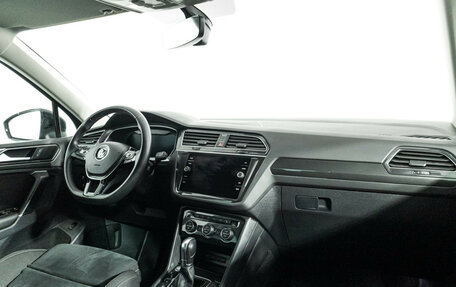 Volkswagen Tiguan II, 2018 год, 2 649 700 рублей, 9 фотография