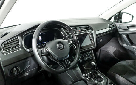 Volkswagen Tiguan II, 2018 год, 2 649 700 рублей, 11 фотография